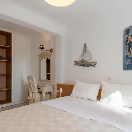 Your Mykonos X Whitelist 别墅 *